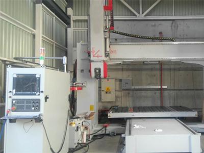 Máquina CNC de 5 ejes
