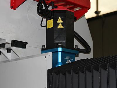 Centro de mecanizado CNC de 5 ejes