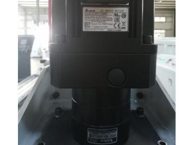 Fresadora CNC de 16 ejes
